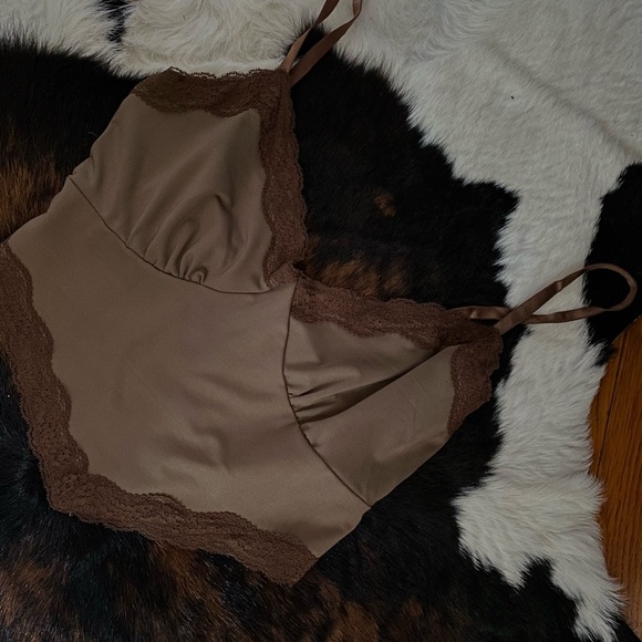 Willow Lace Detail Top - Picture 3 of 5